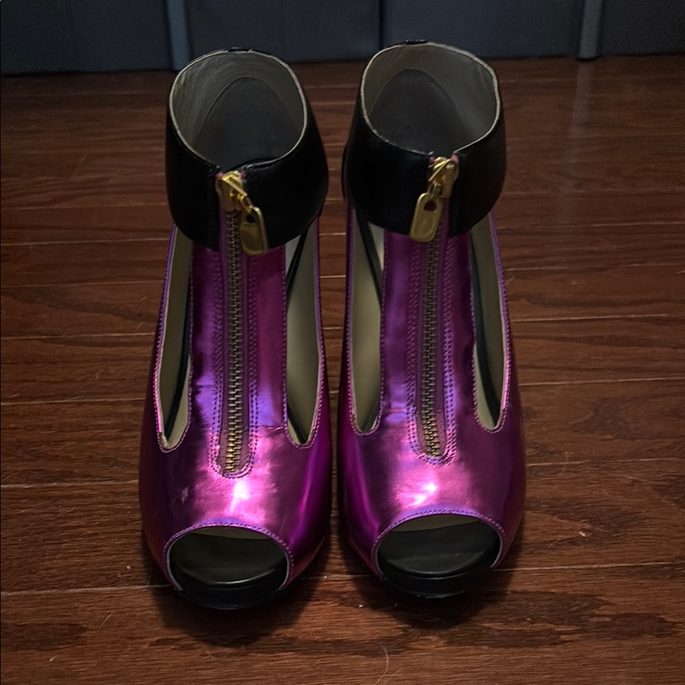 Kat Maconie Metallic Purple and Black Heels Size 8